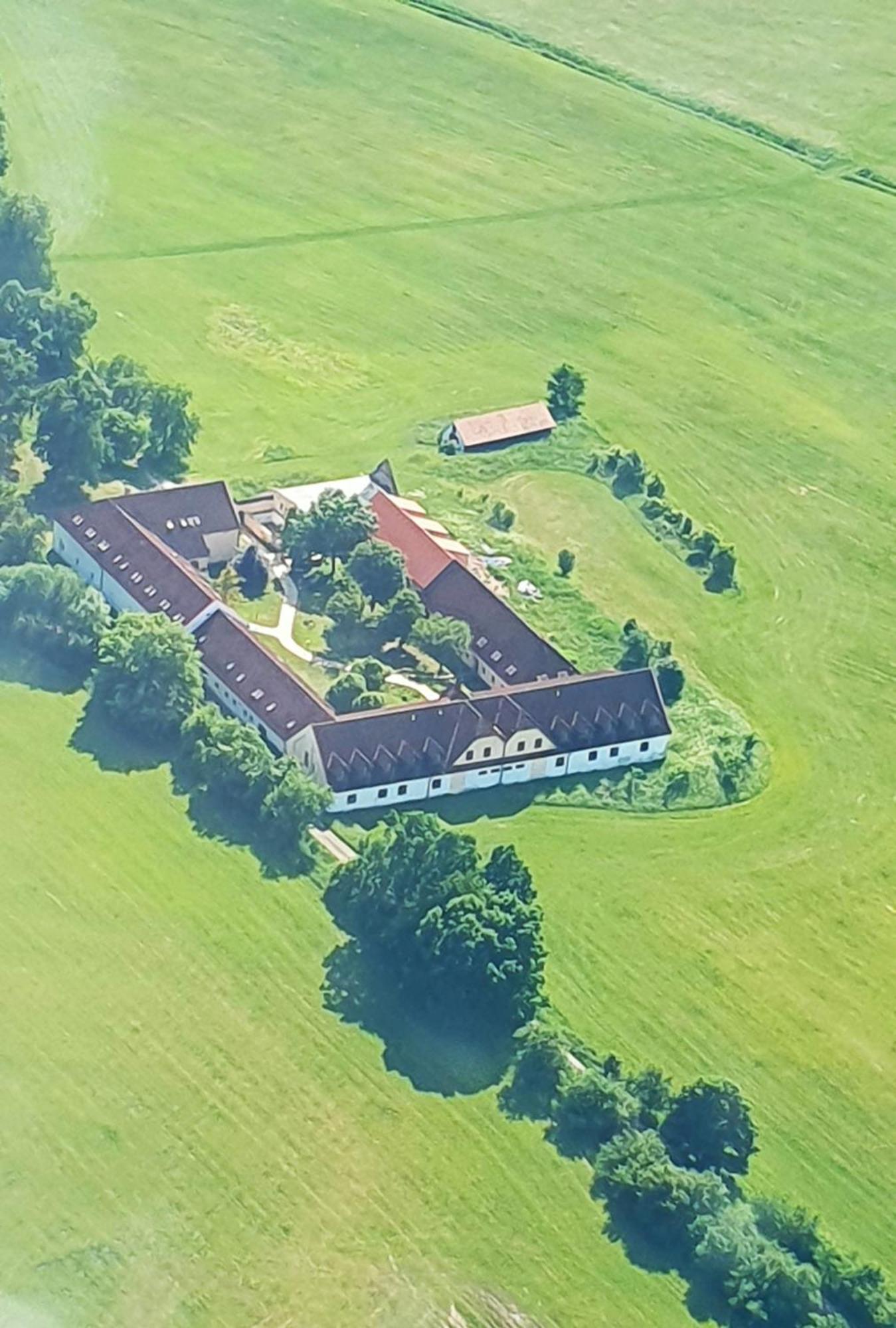 Holensky Dvur Hotel Ratibor  Bagian luar foto